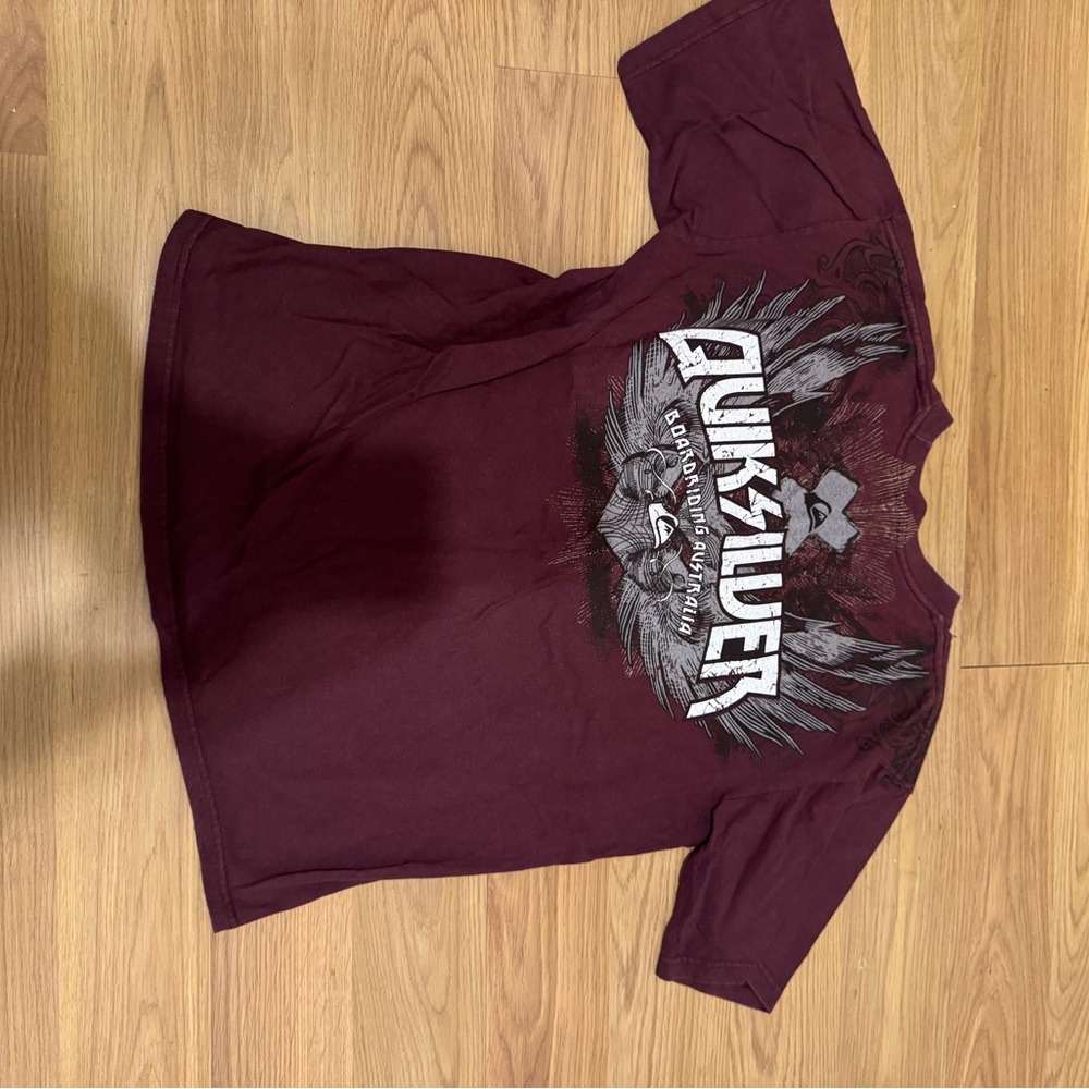 Boy’s XL Quiksilver Burgundy Tee with Graphic - Picture 2 of 2
